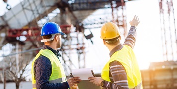 Reporting to contractor at construction site