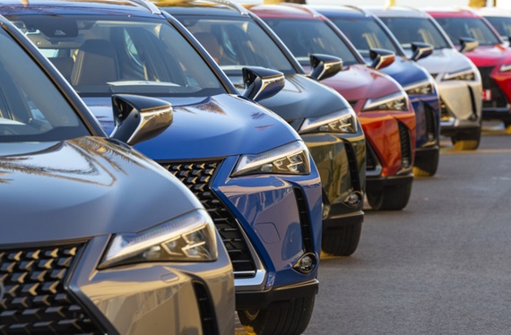 SUV-cars-on-a-parking