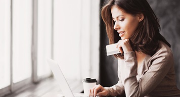 Women on her laptop