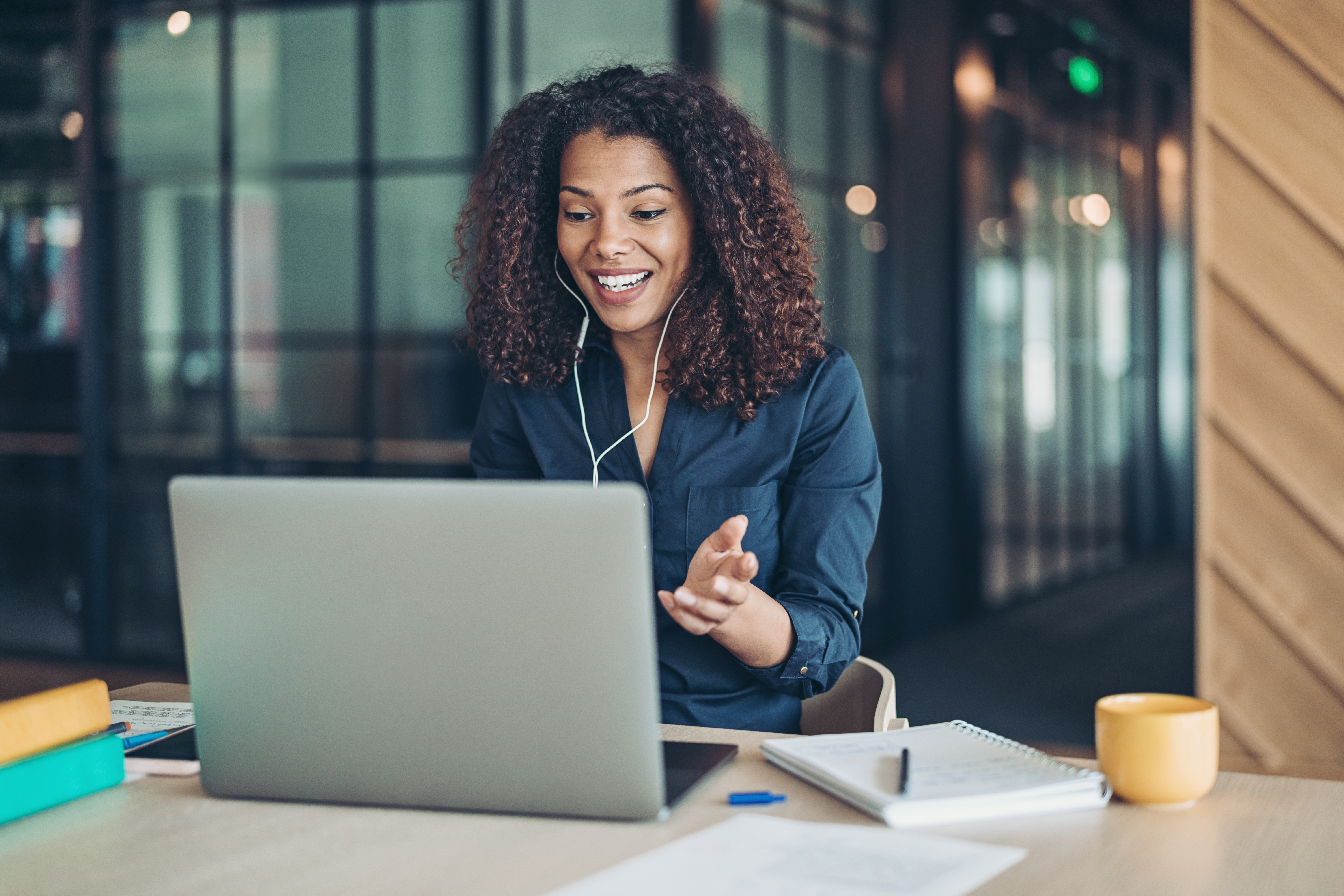 woman-on-a-call-on-laptop